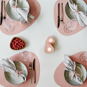 LindDNA_Table_Mat_Double_Curve_L_NUPO_Rose_light_grey_98284_Bohero_1a.png