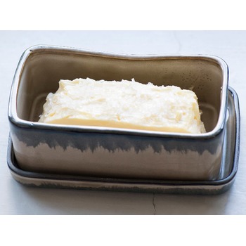 Anita_Le_Grelle_Serax_B5118133_Butter-Dish_botervlootje_Misty_Grey_Bohero.jpg