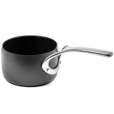 Pascale_Naessens_pan_14cm_PURE_Serax_B2718100B_ebony_black_Bohero.jpg