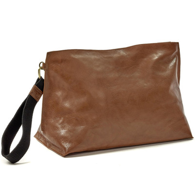 Bea_Mombaers_B2918006C_POCHETTE_XL_COGNAC.jpg