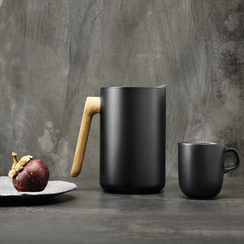 Eva-Solo-Nordic-Kitchen-vacuum-jug-black-502756-Bohero-1.jpg