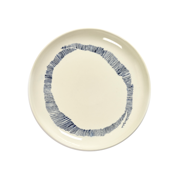 Yotam_Ottolenghi_FEAST_Ivo_Bisignano_B8921004B_White_Swirl_Stripes_Blue_19_SERAX.png