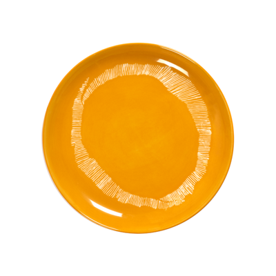 Yotam_Ottolenghi_FEAST_Ivo_Bisignano_B8921004D_Sunny_Yellow_Swirl_Stripes_White_plate_19_SERAX.png