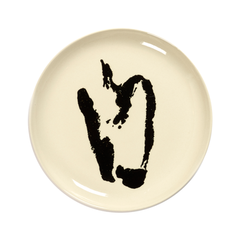 Yotam_Ottolenghi_FEAST_Ivo_Bisignano_B8921005K_White_Pepper_Black_plate_M22cm_SERAX.png