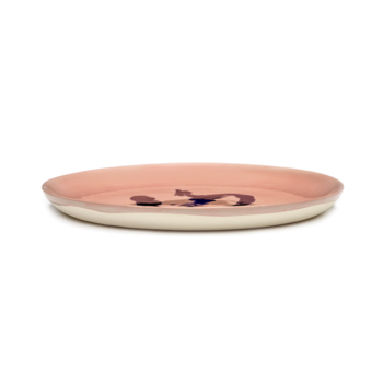 Yotam_Ottolenghi_FEAST_Ivo_Bisignano_B8921005L_Delicious_Pink_Pepper_Blue_plate_M22cm_SERAX_.png