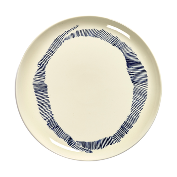 Yotam_Ottolenghi_FEAST_Ivo_Bisignano_B8921006B_White_Swirl_Stripes_26cm_SERAX.png