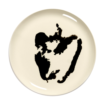 Yotam_Ottolenghi_FEAST_Ivo_Bisignano_B8921006K_White_Pepper_Black_plate_L26_SERAX.png