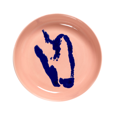 Yotam_Ottolenghi_FEAST_Ivo_Bisignano_B8921008L_Delicious_Pink_Pepper_Blue_plate_HIGH_22_SERAX.png