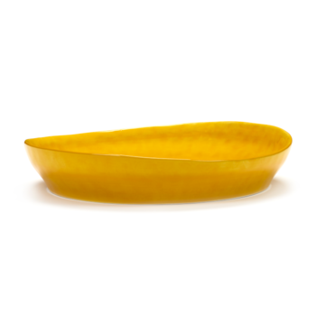 Yotam_Ottolenghi_FEAST_Ivo_Bisignano_B8921013G_Sunny_Yellow_Swirl_Dots_Black_SERVING_plate_30_SERAX_.png