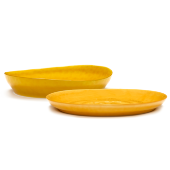 Yotam_Ottolenghi_FEAST_Ivo_Bisignano_B8921013G_Sunny_Yellow_Swirl_Dots_Black_SERVING_plate_30_SERAX_Bohero.png