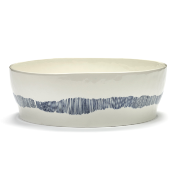 Yotam_Ottolenghi_FEAST_Ivo_Bisignano_B8921015B_White_Swirl_Stripes_Blue_SALAD_bowl_28_SERAX_.png