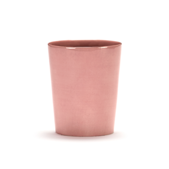 Yotam_Ottolenghi_FEAST_Ivo_Bisignano_B8921019D_Delicious_Pink_Tea_Cup_Serax.png