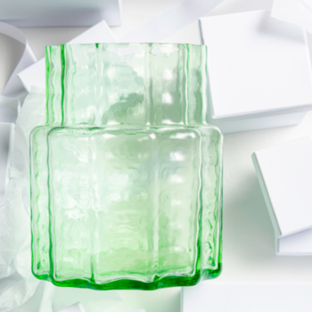 SERAX_Ruben_Deriemaeker_WAVE_Green_vase_04.png