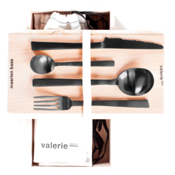 Maarten_Baas_INNER_CIRCLE_cutlery_black_4_valerie_objects_.png