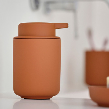 ZONE_DENMARK_UME_Terracotta_Soap_Dispenser_DosaSapone_31543_Italia_1.jpg