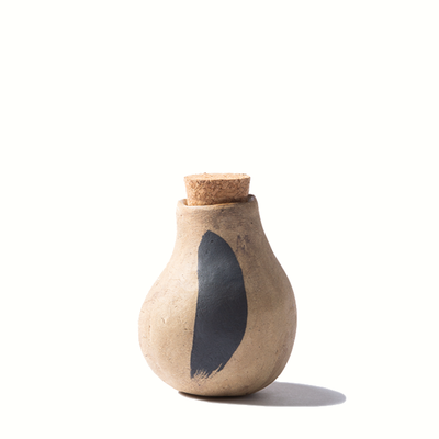 ROOS_VAN_DE_VELDE_ODETOTHEEARTH_T1024025_OIL_BOTTLE_DO_CREAM_0139_.png