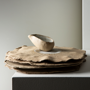 UNIK_ROOS_VAN_DE_VELDE_ODETOTHEEARTH_T1024010_TAPAS_PLATE_LAVA_CREAM_.png
