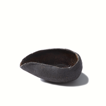 UNIK_ROOS_VAN_DE_VELDE_ODETOTHEEARTH_T1024023_SAUCE_CUP_NECTAR_BLACK_Bohero_1a.png