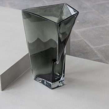 Bob-Verhelst-Serax-The-Sculptural-Confluence-VASE-8-Grey-DUNK-.png
