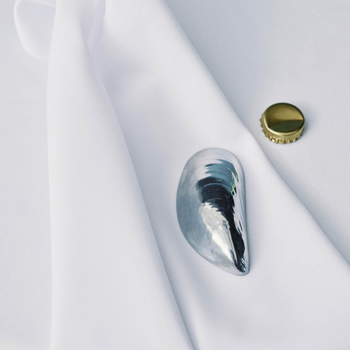 Wouters_Hendrix_Bottle_Opener_Steel_Flessenopener_SERAX_Dcapsuleur_Apribottiglie.png