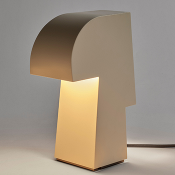 B0426007_100_BobVerhelstNIZOUtablelampsand-sf1.png