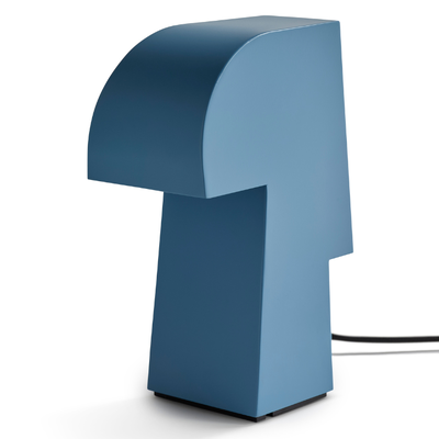B0426007_600_BobVerhelstNIZOUtablelamplightblue-pp1.png