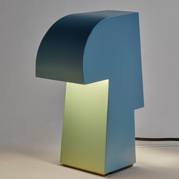 B0426007_600_BobVerhelstNIZOUtablelamplightblue-sf1.png