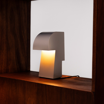 B0426007_100_BobVerhelstNIZOUtablelampsand-sf3.png