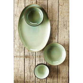 Pascale_Naessens_oval_serving_dish_light_green_B1013060_Bohero.jpg