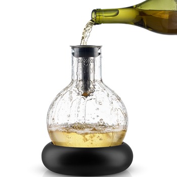 EvaSolo_567473_Cool_wine_decanter_3.jpg