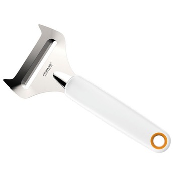 Fiskars_cheese_slicer_for_soft_cheese_1016128_Functional_Form_Bohero_1a.JPG