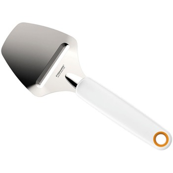 Fiskars_cheese_slicer_for_hard_cheese_1016129_Functional_Form_Bohero_1a.JPG