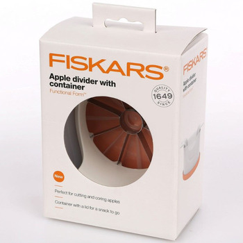 Fiskars_apple_divider_with_container_1016132_Functional_Form_Bohero_1a.JPG